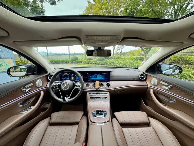 Mercedes-Benz E-Class — Фото автомобиля 5