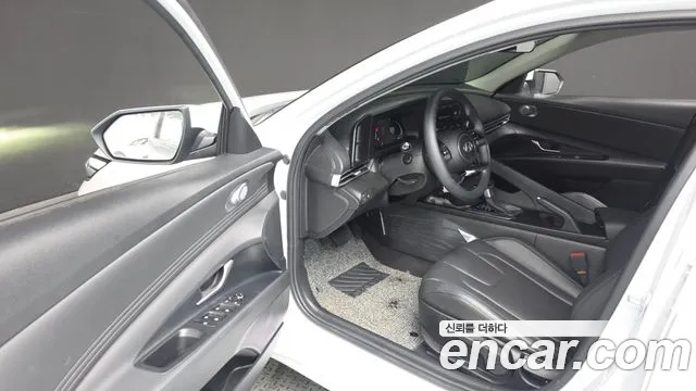 Hyundai Avante CN7 — Фото автомобиля 10