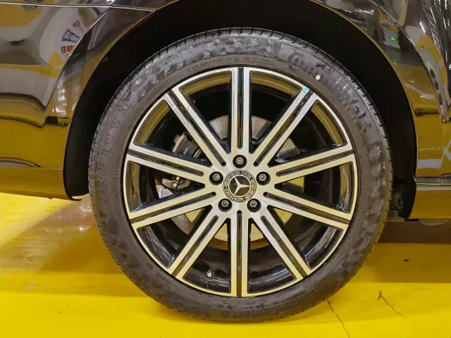 Mercedes-Benz V-Class — Фото автомобиля 9