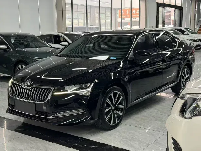 Фотография автомобиля — Skoda Superb