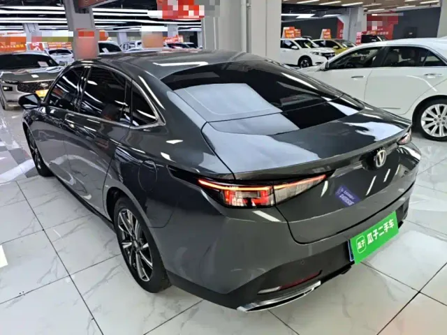Changan Eado — Фото автомобиля 4