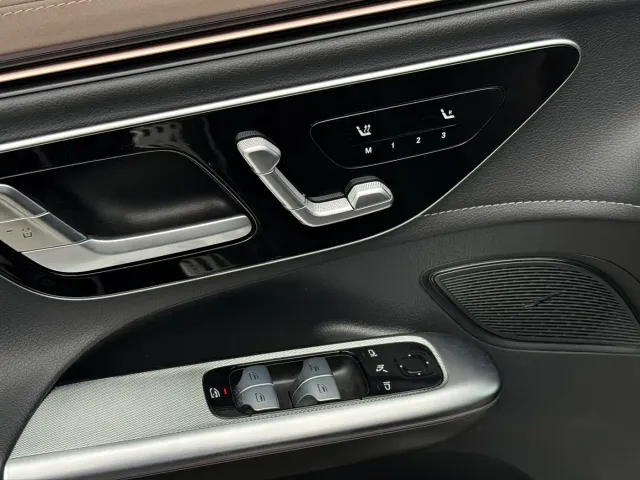 Mercedes-Benz EQE SUV — Фото автомобиля 8
