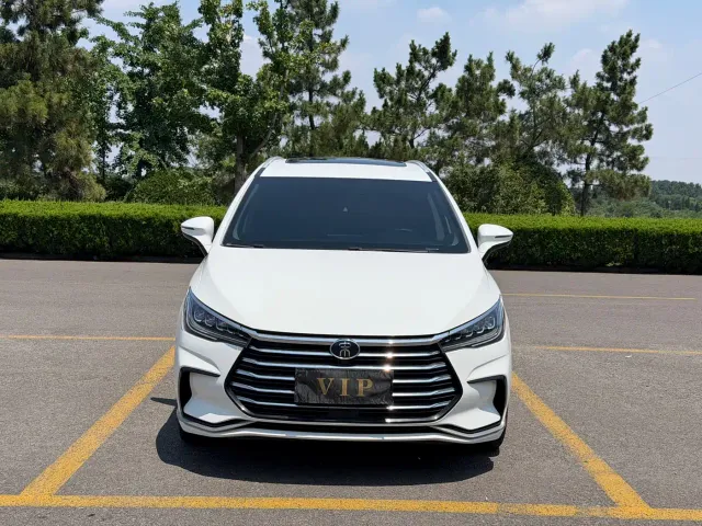 Фотография автомобиля — BYD Song MAX
