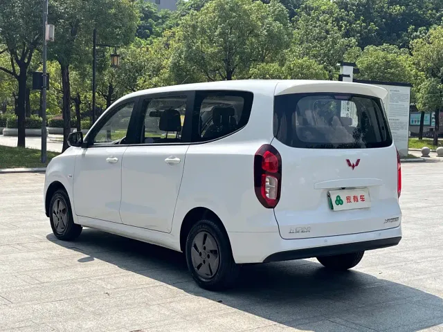 Wuling Hongguang — Фото автомобиля 19