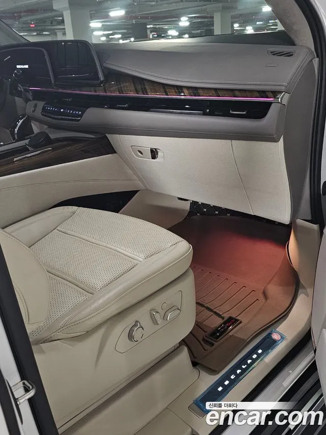 Cadillac Escalade 5th Gen — Фото автомобиля 9
