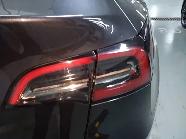 Tesla Model Y — Фото автомобиля 7