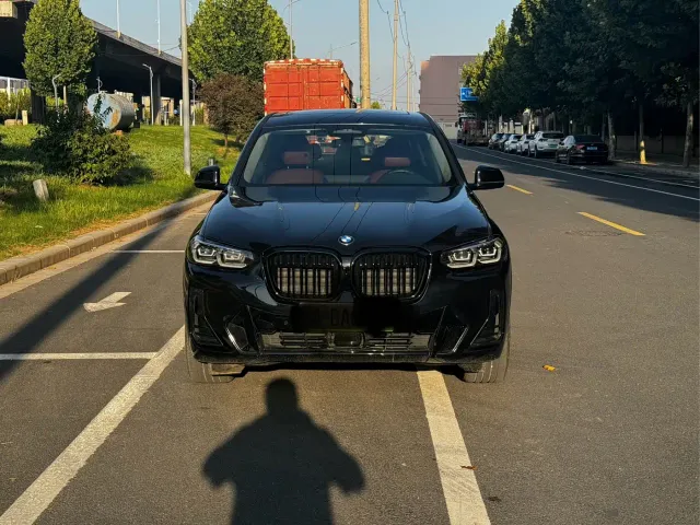 BMW iX3 — Фото автомобиля 2