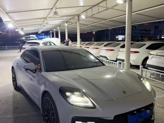 Porsche Panamera — Фото автомобиля 2