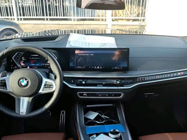 BMW X7 — Фото автомобиля 8