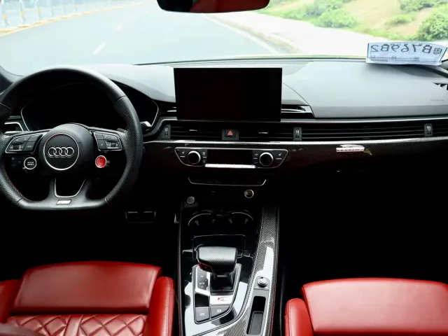 Audi S4 — Фото автомобиля 12