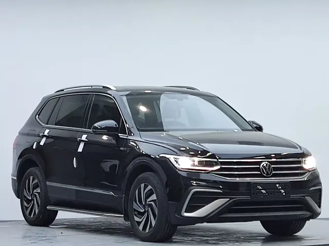 Volkswagen Tiguan L — Фото автомобиля 3