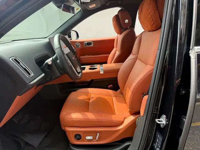Li Auto L6 — Фото автомобиля 10