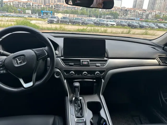 Honda Accord — Фото автомобиля 9