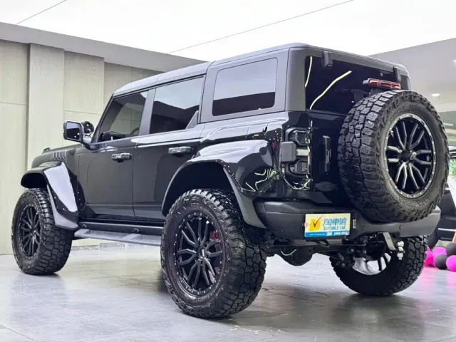Ford Bronco — Фото автомобиля 6