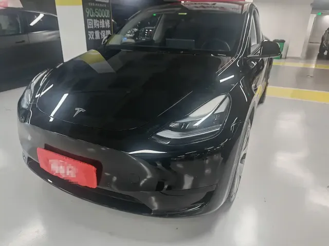 Фотография автомобиля — Tesla Model Y