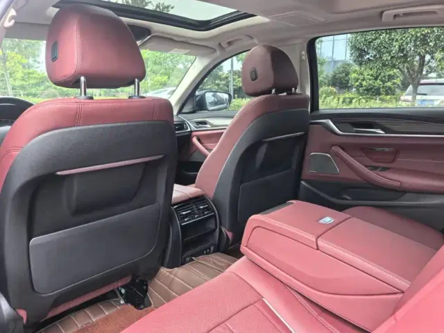 BMW 5 Series — Фото автомобиля 6