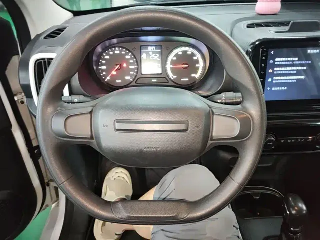 Roewe Clever — Фото автомобиля 10