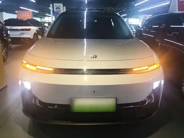 Leapmotor B10 — Фото автомобиля 2