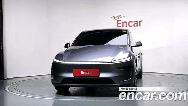 Tesla Model Y — Фото автомобиля 3