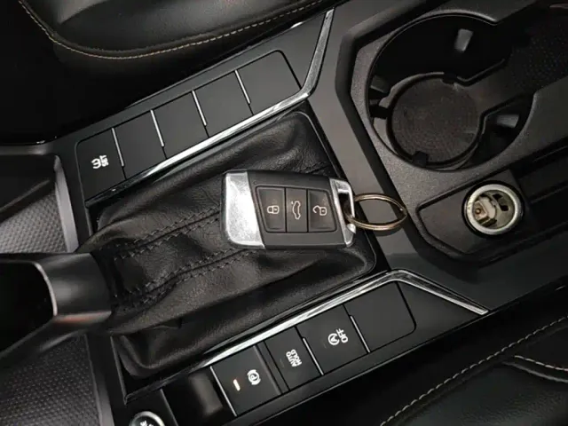 Volkswagen Passat — Фото автомобиля 8