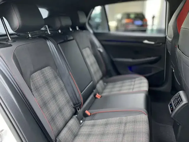 Volkswagen Golf GTI — Фото автомобиля 29