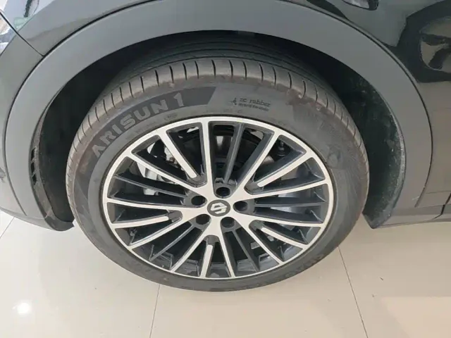 Leapmotor C11 — Фото автомобиля 22