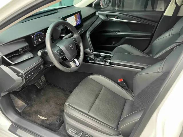 Toyota Camry — Фото автомобиля 10