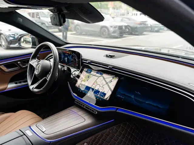 Mercedes-Benz E-Class — Фото автомобиля 11