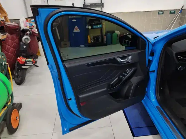 Ford Focus — Фото автомобиля 7