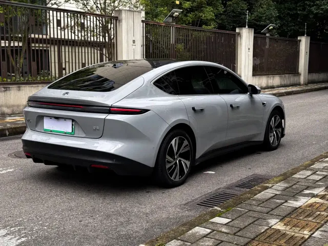 Nio ET5 — Фото автомобиля 10