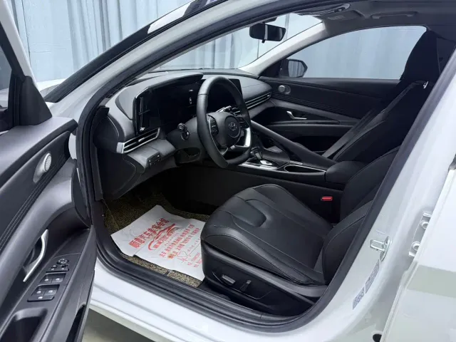 Hyundai Elantra — Фото автомобиля 7