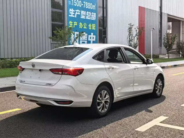 Buick Verano — Фото автомобиля 4