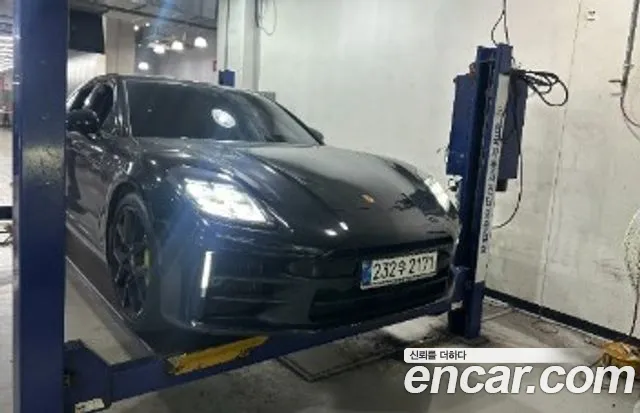 Фотография автомобиля — Porsche Panamera 976