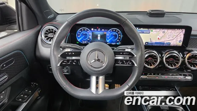Mercedes-Benz EQB — Фото автомобиля 3