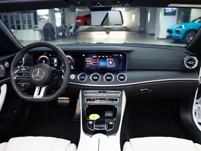 Mercedes-Benz E-Class — Фото автомобиля 6