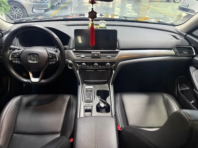 Honda Accord — Фото автомобиля 11