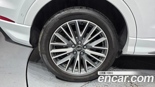 Audi Q3 40 TFSI quattro Premium — Фото автомобиля 5