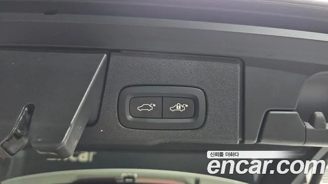 Вольво XC60 — Фото автомобиля 30