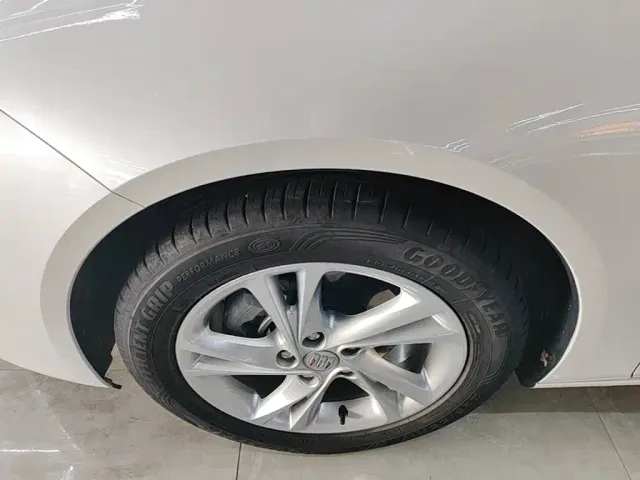 Buick Regal — Фото автомобиля 22
