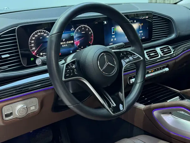 Mercedes-Benz GLS-Class — Фото автомобиля 11