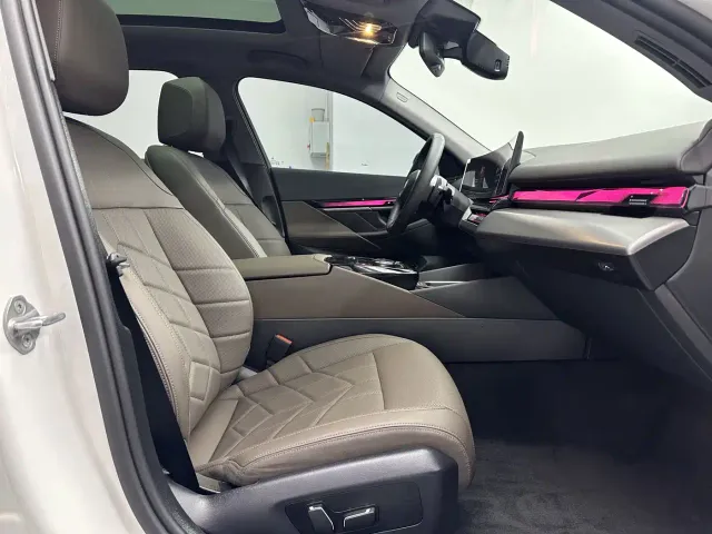 BMW 5 Series — Фото автомобиля 12