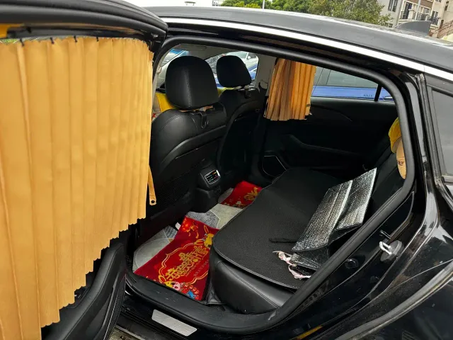 Hongqi H5 — Фото автомобиля 6