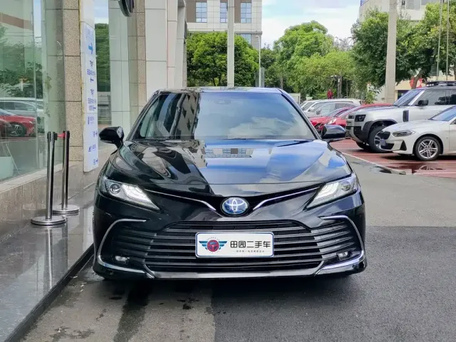 Toyota Camry — Фото автомобиля 2