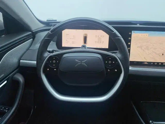 Xpeng P7 — Фото автомобиля 15