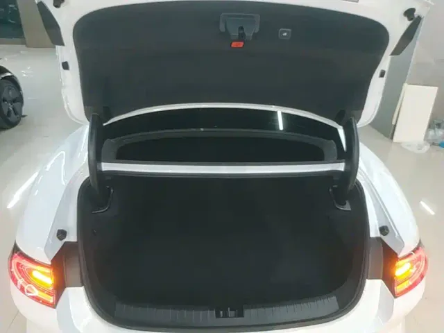 Xiaomi SU7 — Фото автомобиля 18