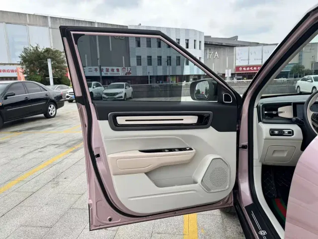 Geely ICON — Фото автомобиля 10