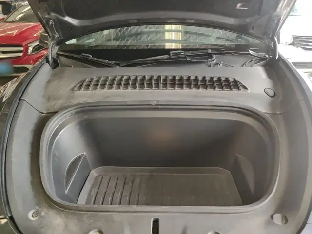 Tesla Model Y — Фото автомобиля 19