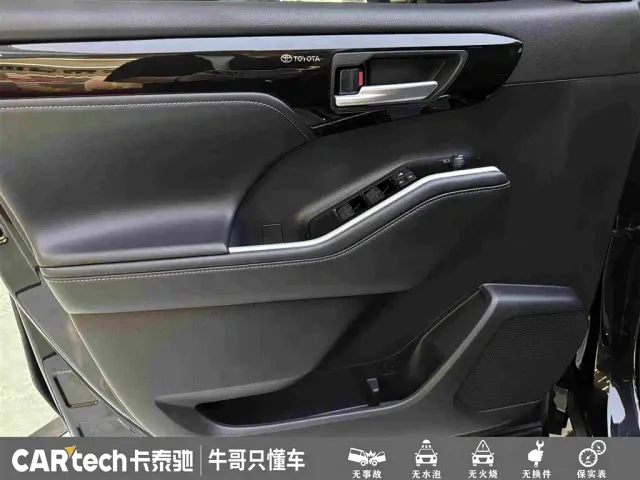 Toyota Highlander — Фото автомобиля 14