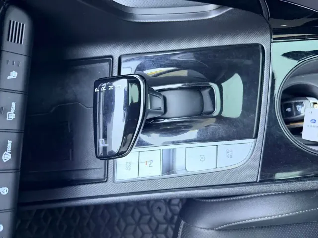 Hyundai Elantra — Фото автомобиля 18