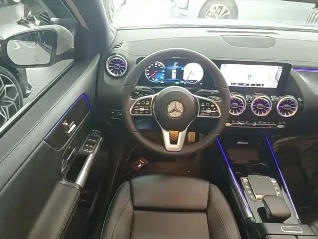 Mercedes-Benz EQA — Фото автомобиля 10